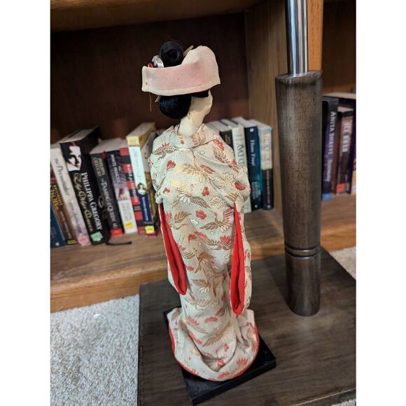 Vintage Handmade in Japan Kyugetsu Traditional Geisha Doll Figurine - Picture 3 of 6